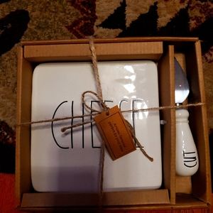 Cheese board and cut knife rae dunn